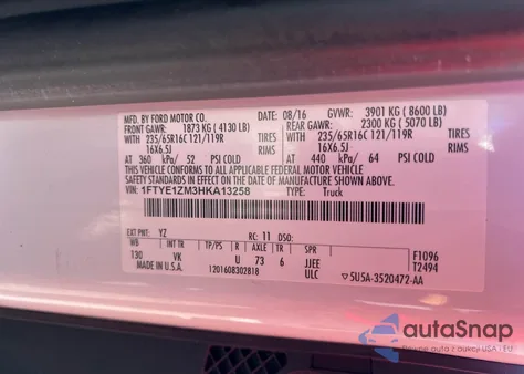 2017 Ford Transit-150 z USA, uszkodzony, nr VIN 1FTYE1ZM3HKA13258